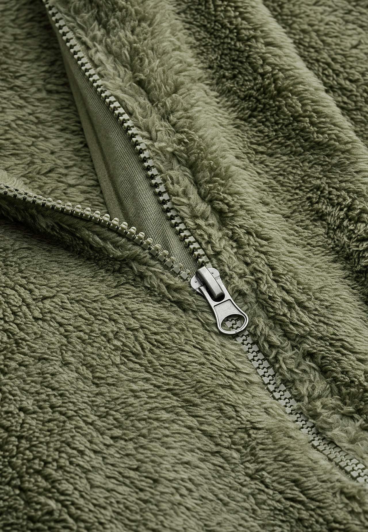 Knusse fleece-jas met capuchon
