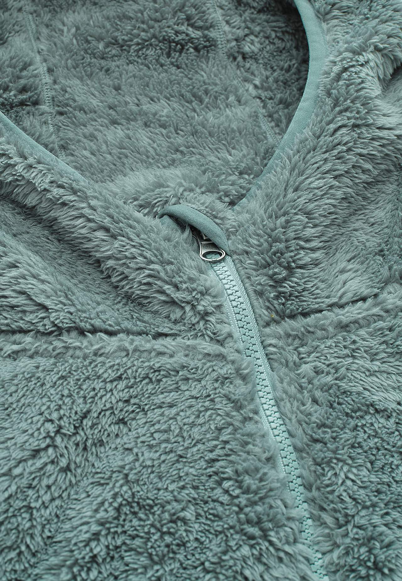 Knusse fleece-jas met capuchon