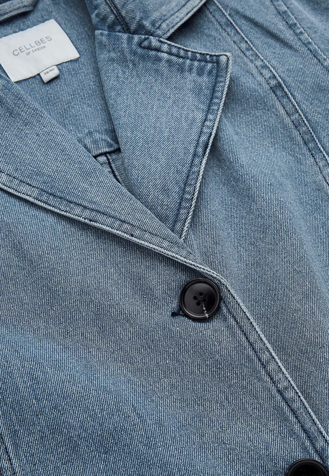 Jas van denim met riem stropdas