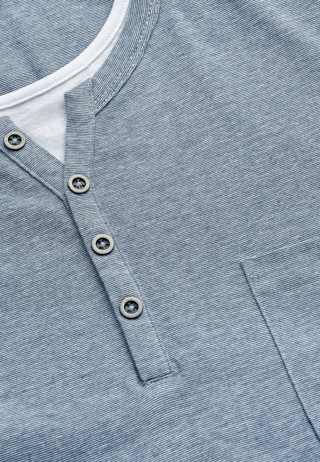 T-shirt met knoopsluiting