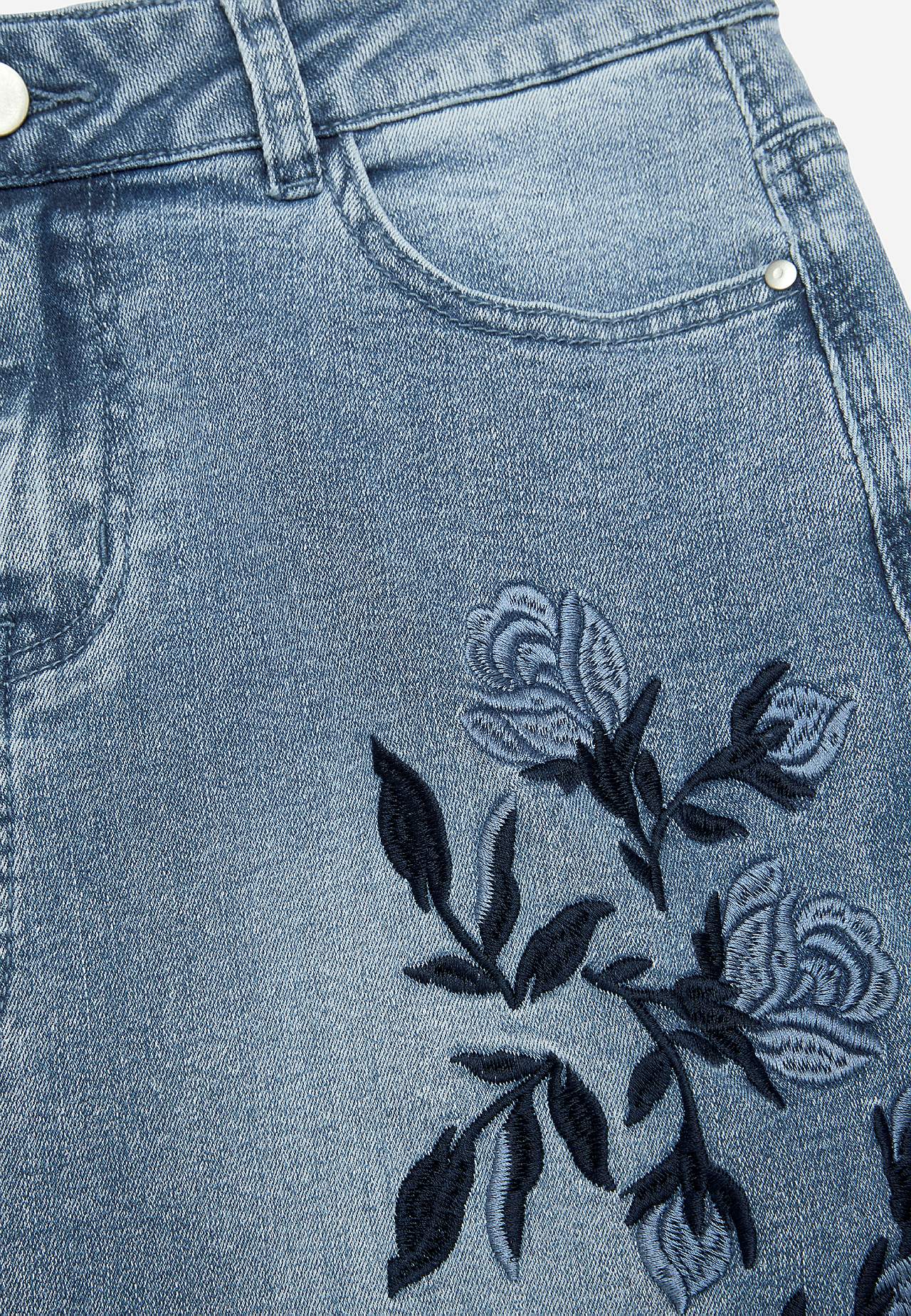 Denim rok met borduurwerken