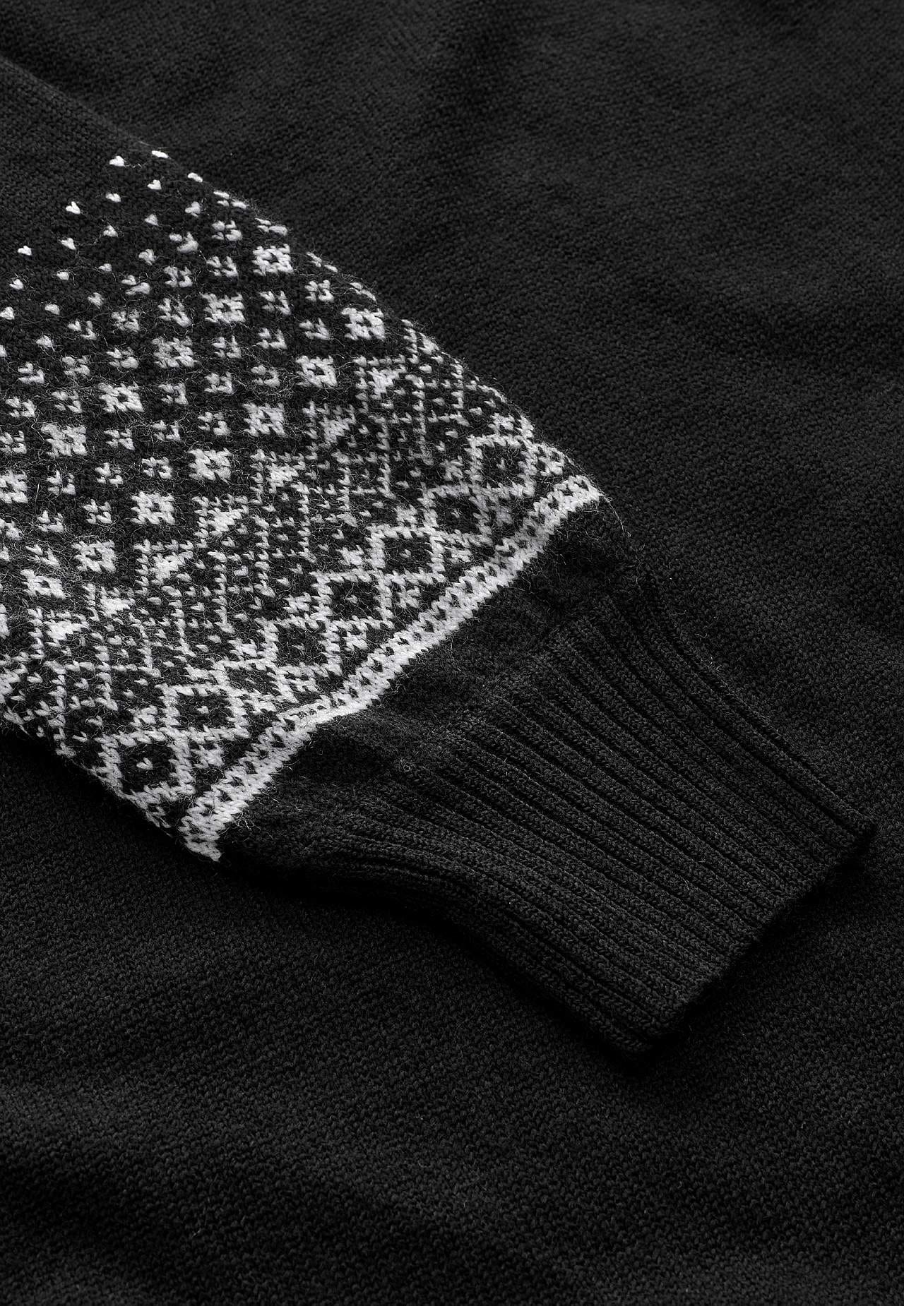 Gebreide jurk met mouwen met een jacquard patroon