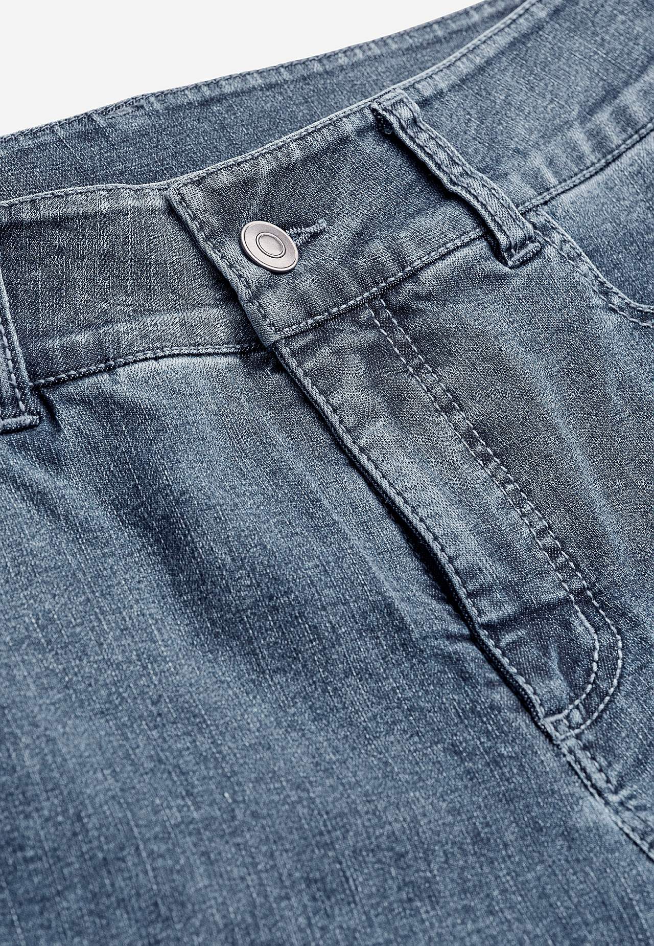 Rechte spijkerbroek van superstretch denim