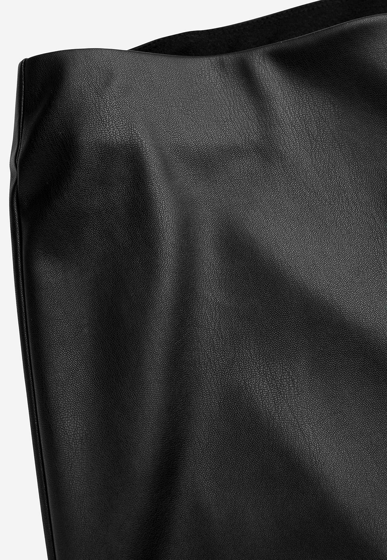 Enkellange broek van imitatieleer