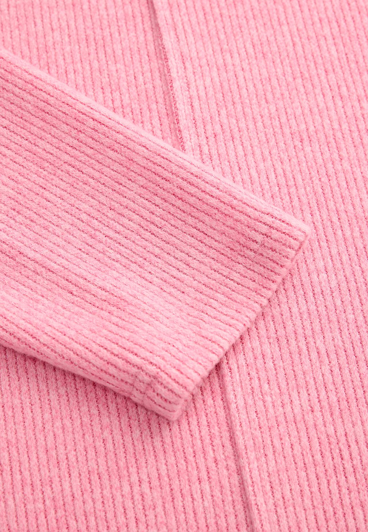 Super zachte trui met decoratieve middennaad Beata