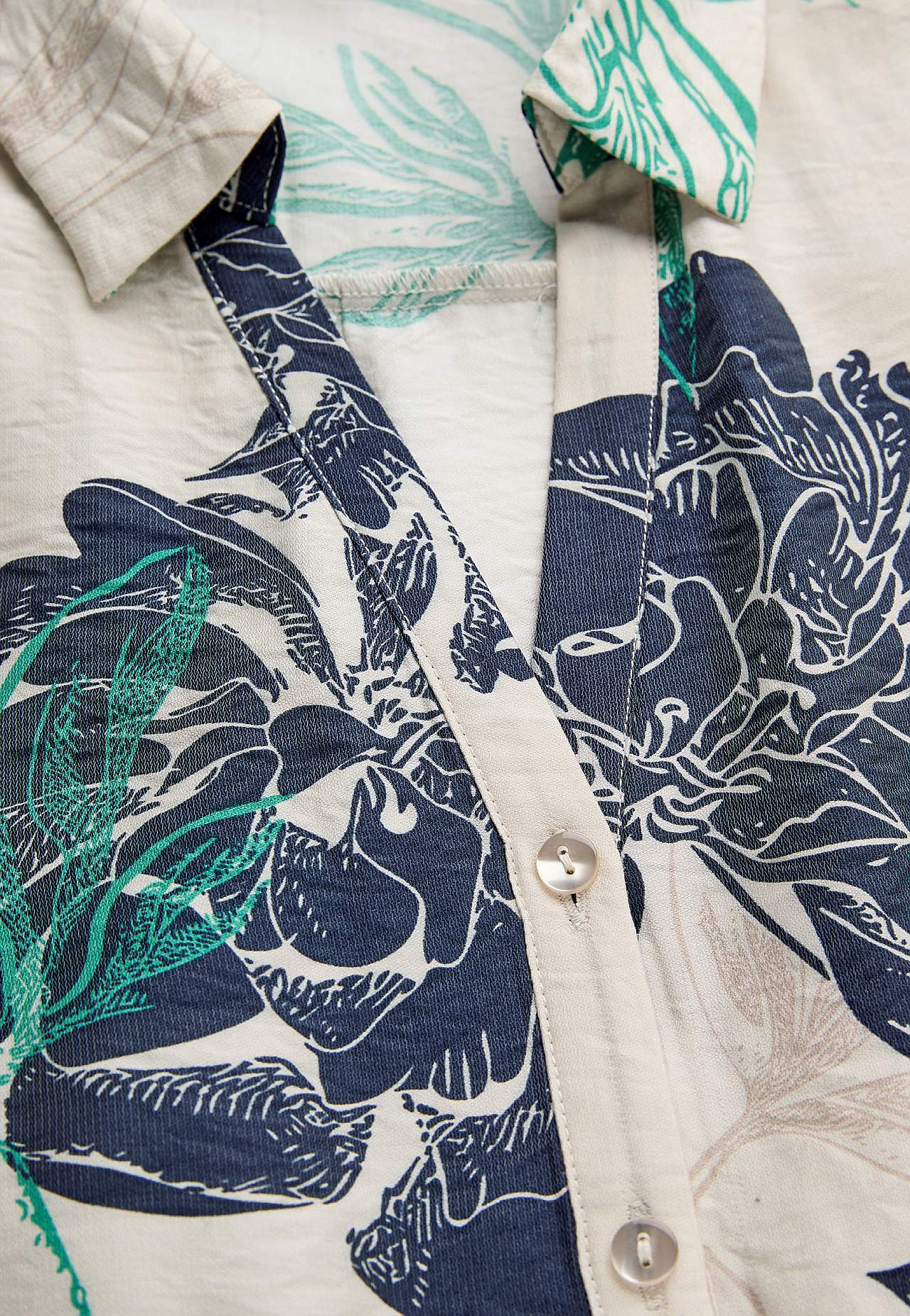 Bloemige hemdjurk van zachte viscose mix