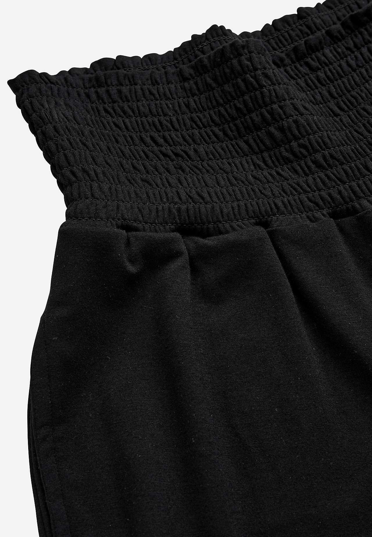 Korte broek op knielengte met zakken