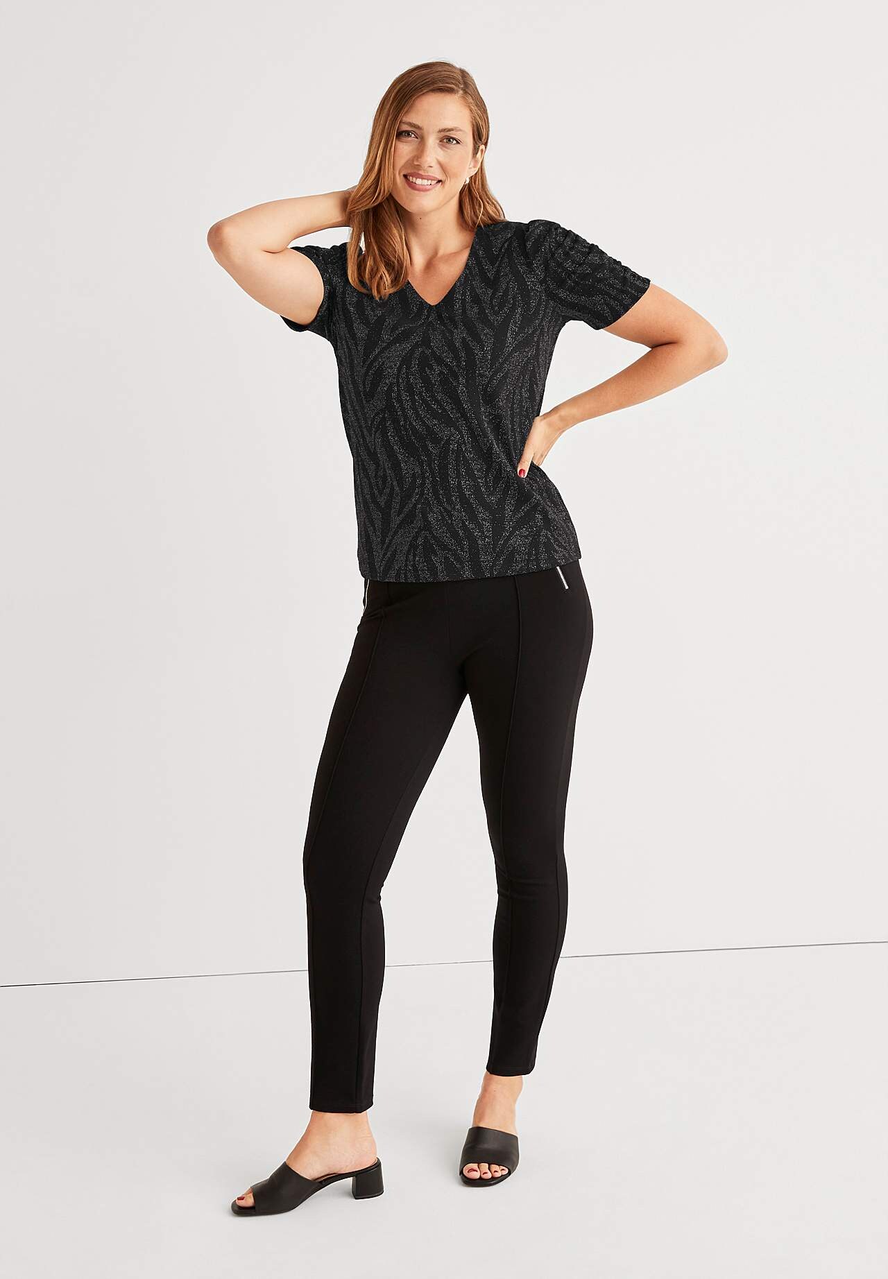 Glanzend feesttopje met verzamelde mouwen