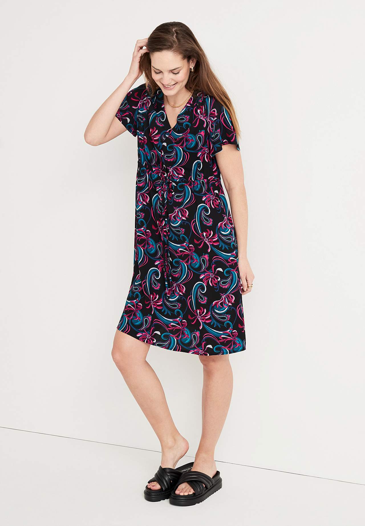 Patroonvormige viscose jurk met korte mouwen