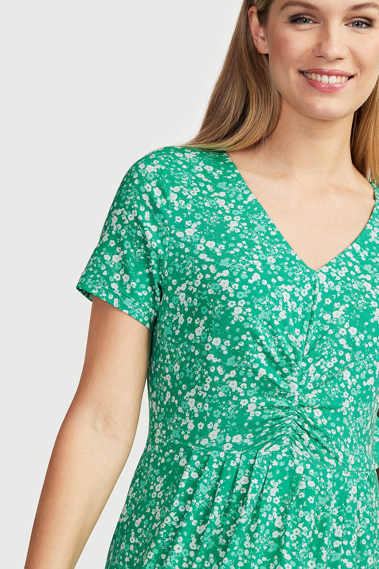 Patroonvormige jerseyjurk met korte mouwen