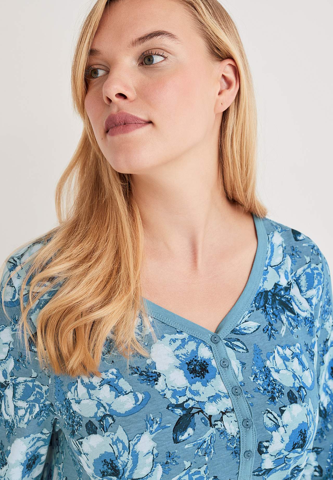 Nachtjapon met een bloemenpatroon Greta