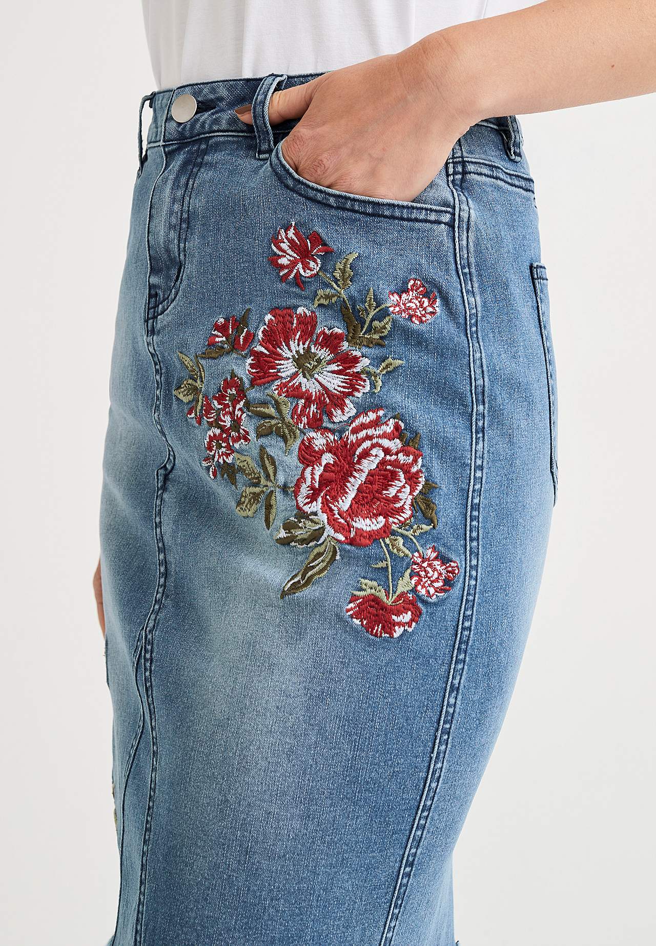 Denim rok met borduurwerken