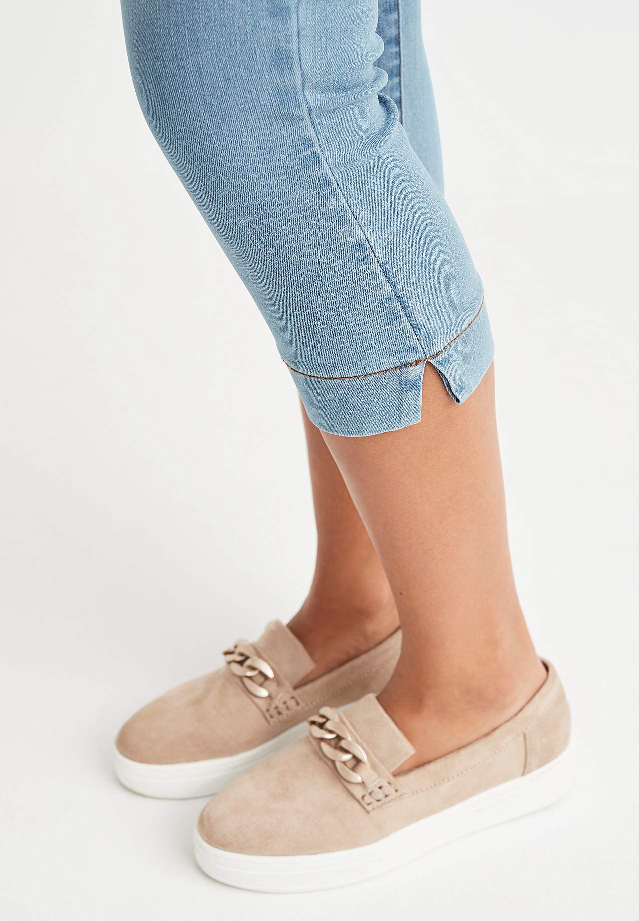 Elastische cropped jeans met shaping effect