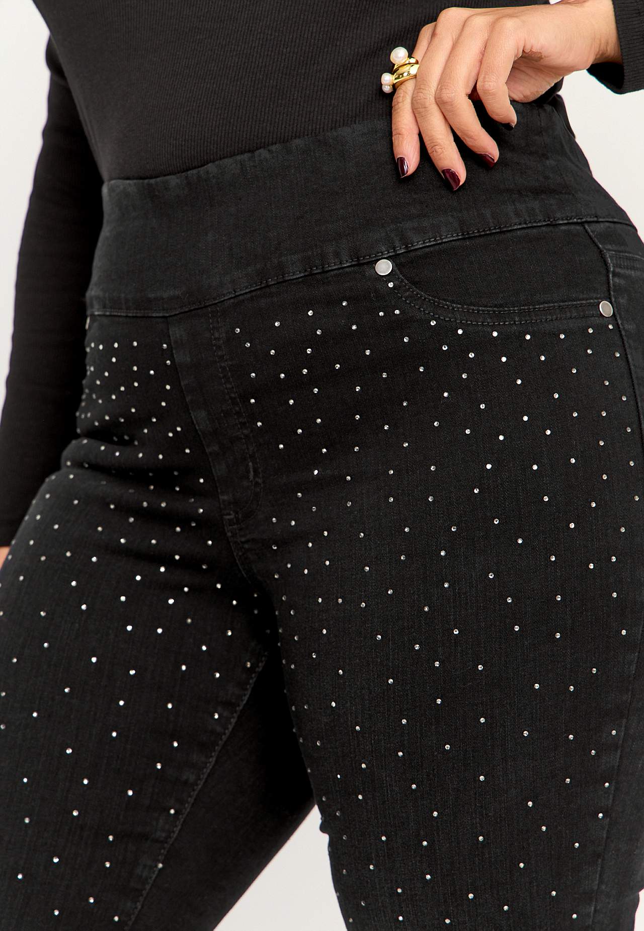 Elastische jegging met bergkristal details
