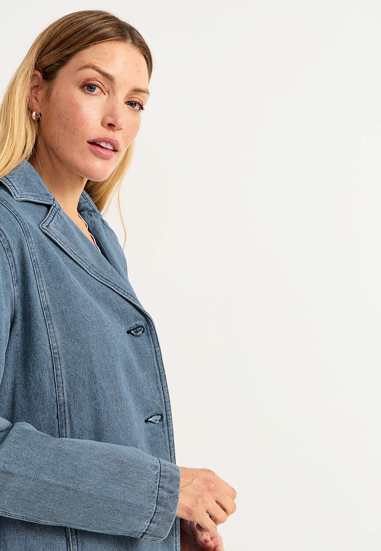 Jas van denim met riem stropdas