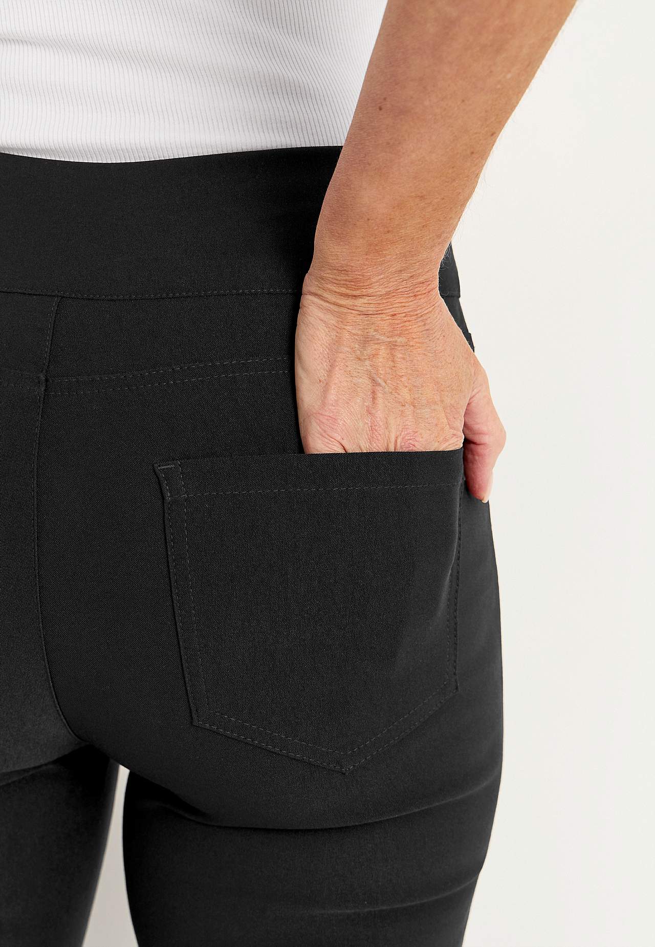 Broek van bengaline met smalle benen