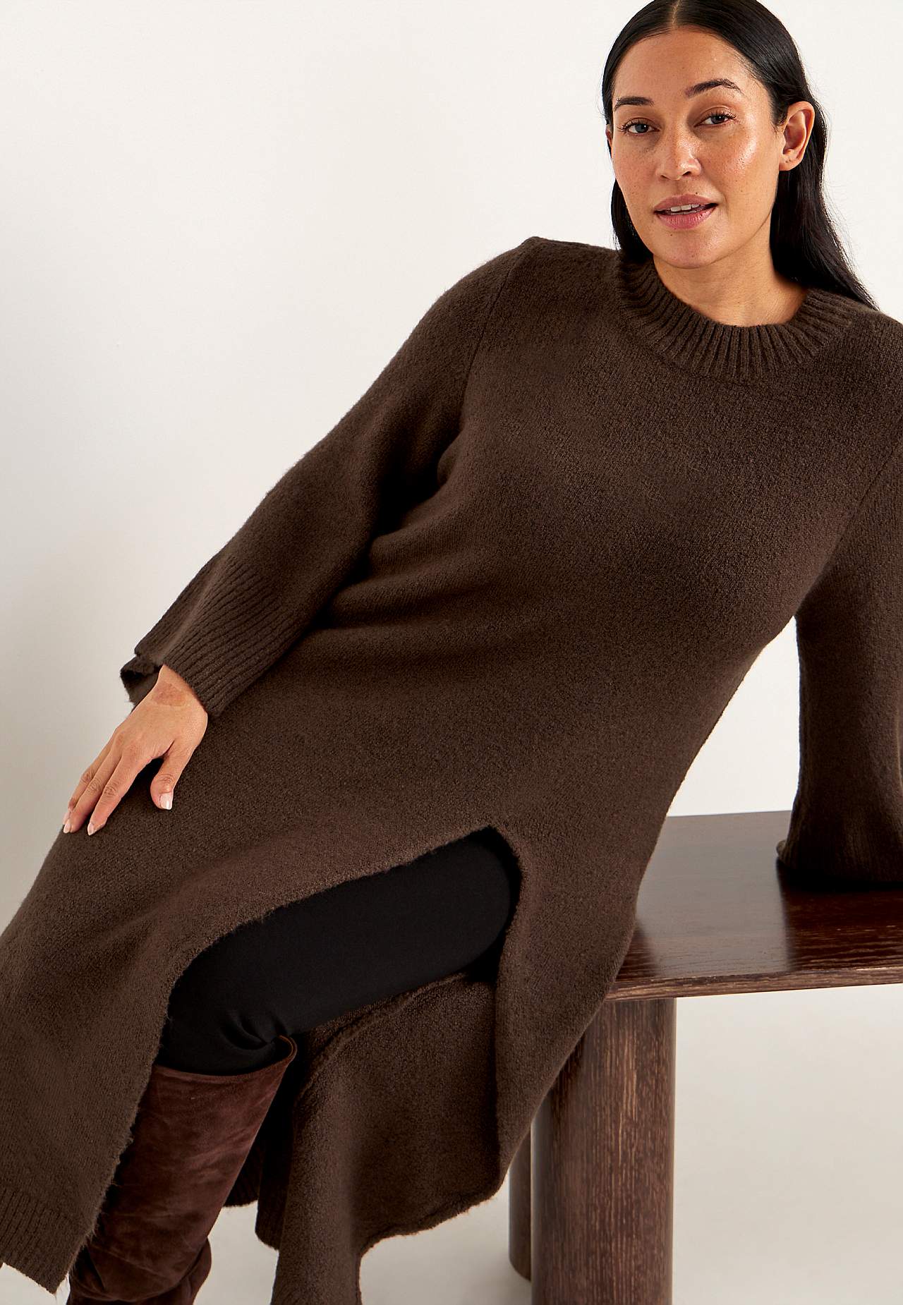 Gebreide jurk met hoge spleet