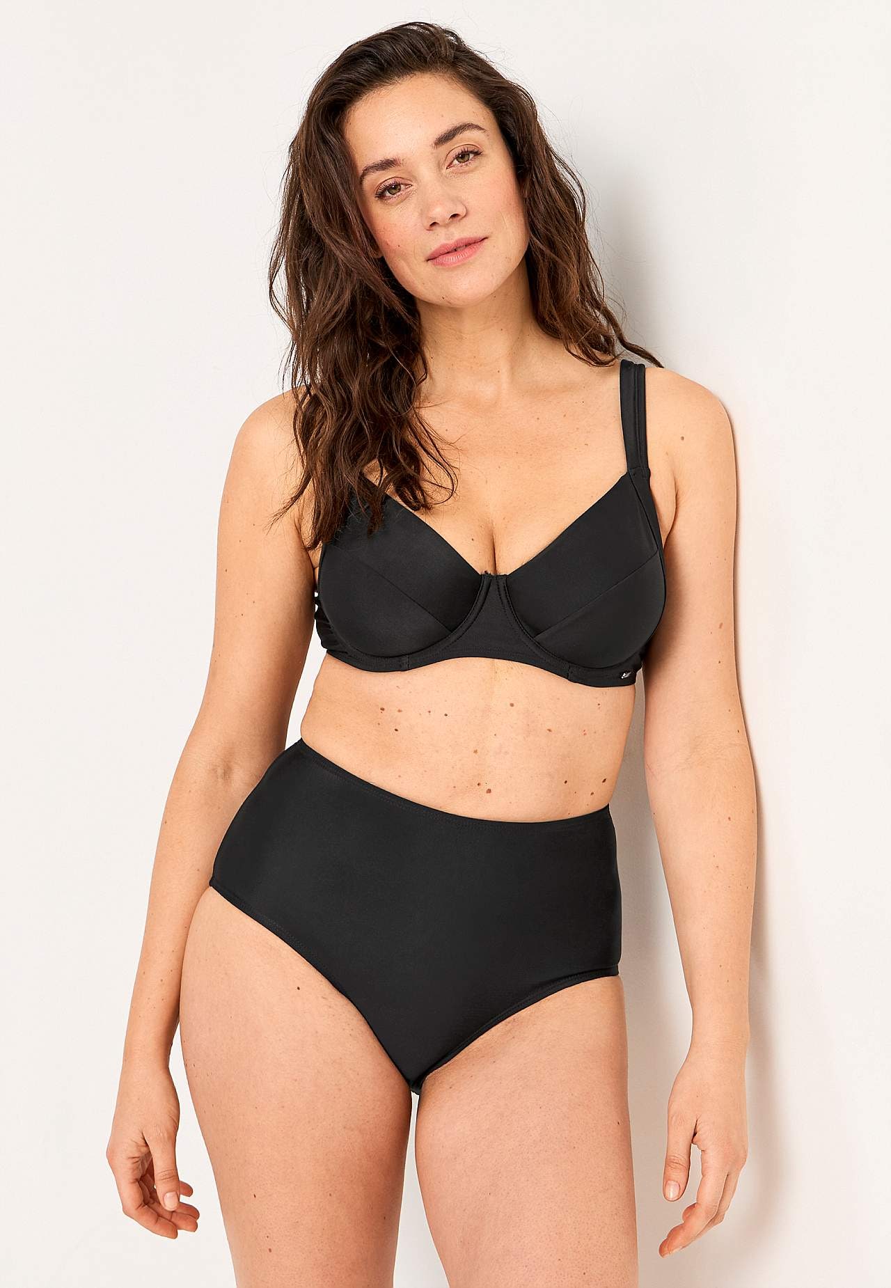 Ongevoerde bikini beha Umeå