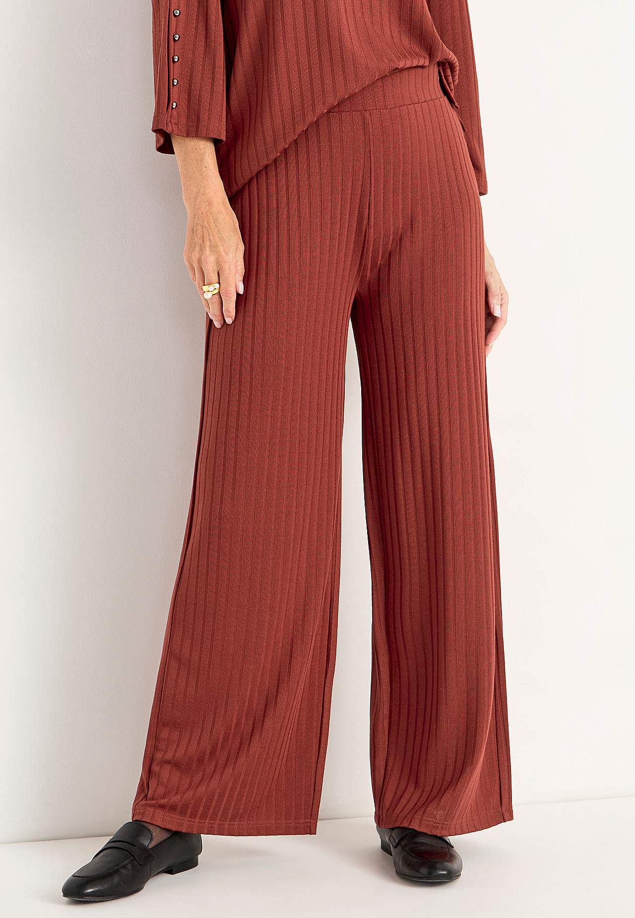 Broek van geribbeld tricot