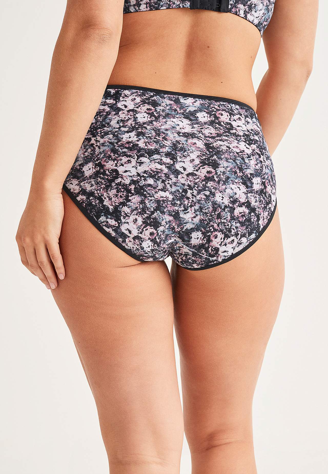 Panty Sara