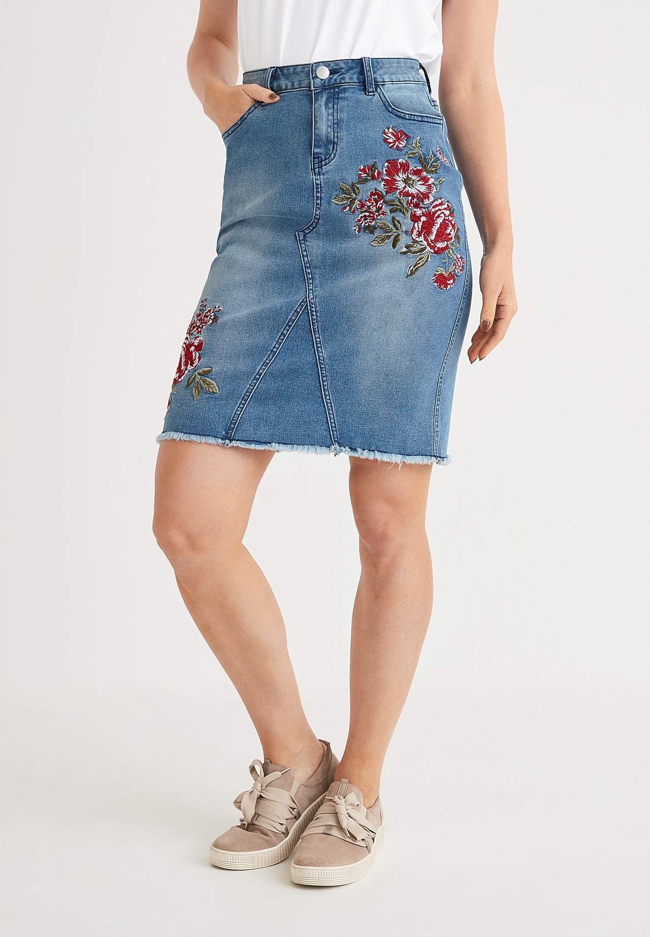 Denim rok met borduurwerken