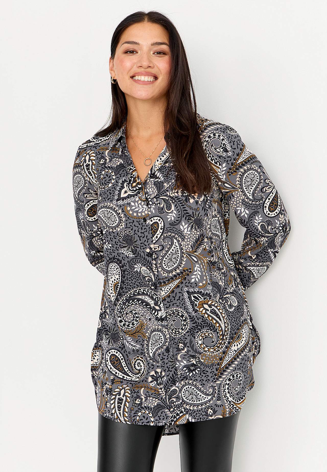 Lang shirt met knoppen