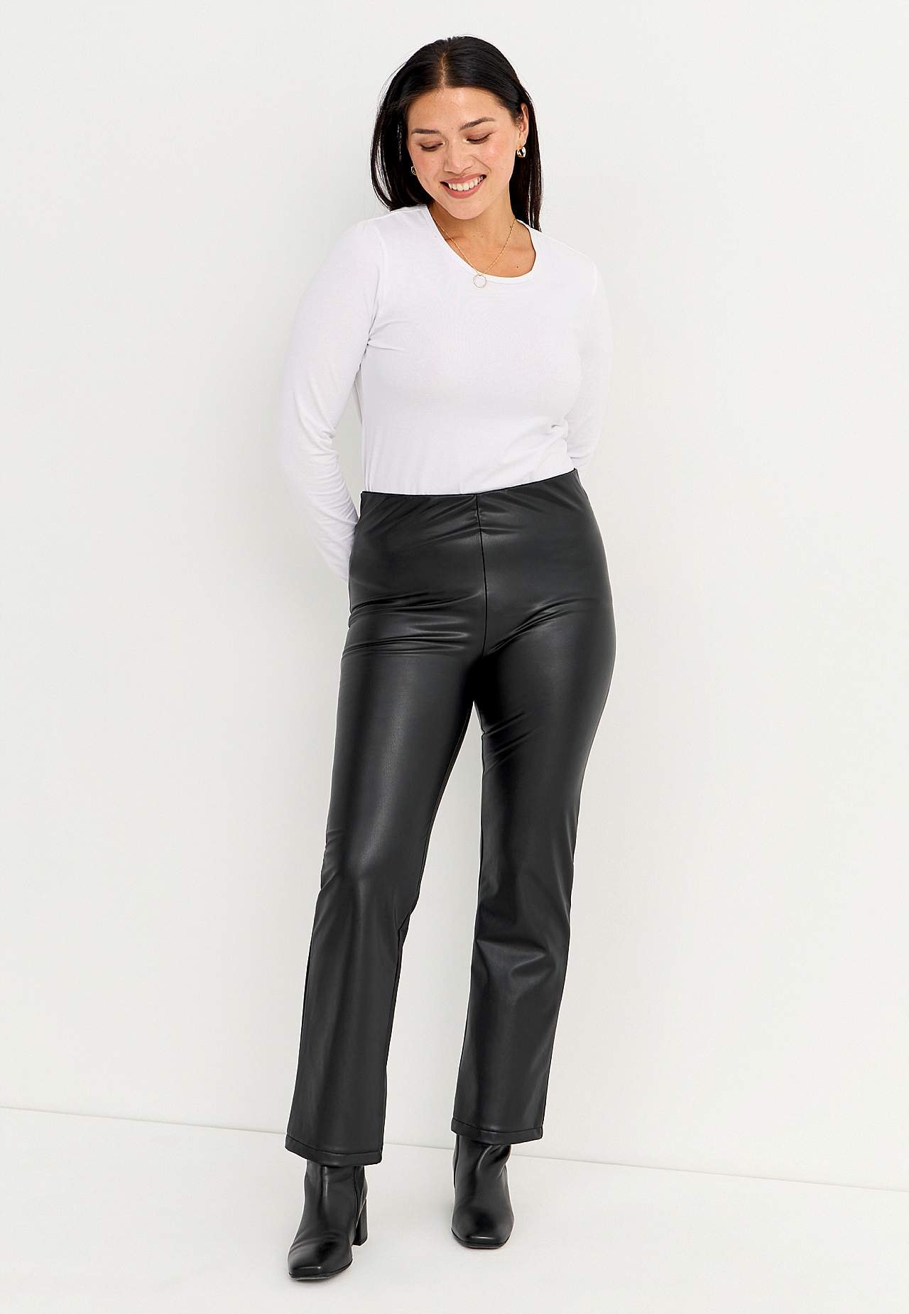 Gecoate en uitlopende legging