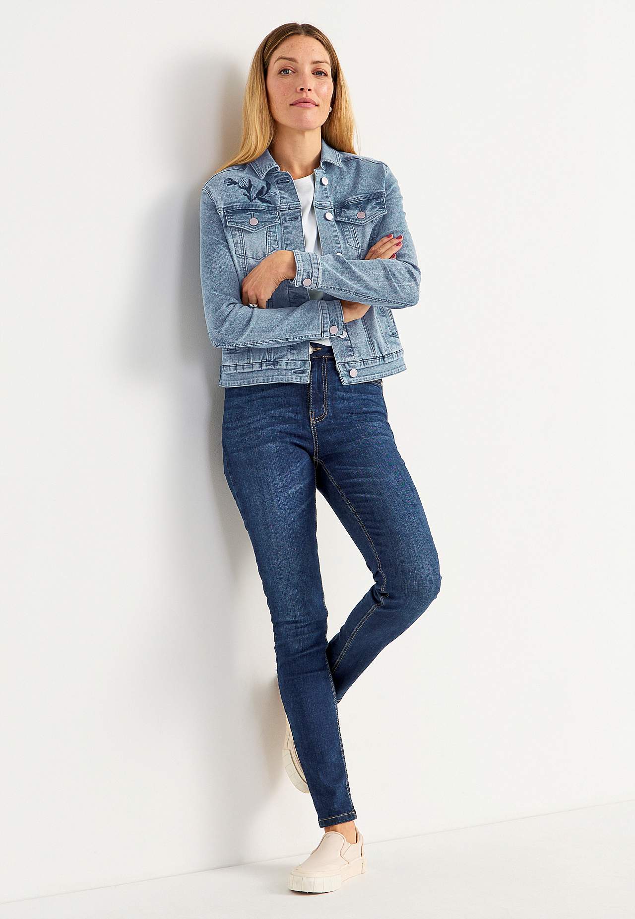 Denim jas met borduurwerken