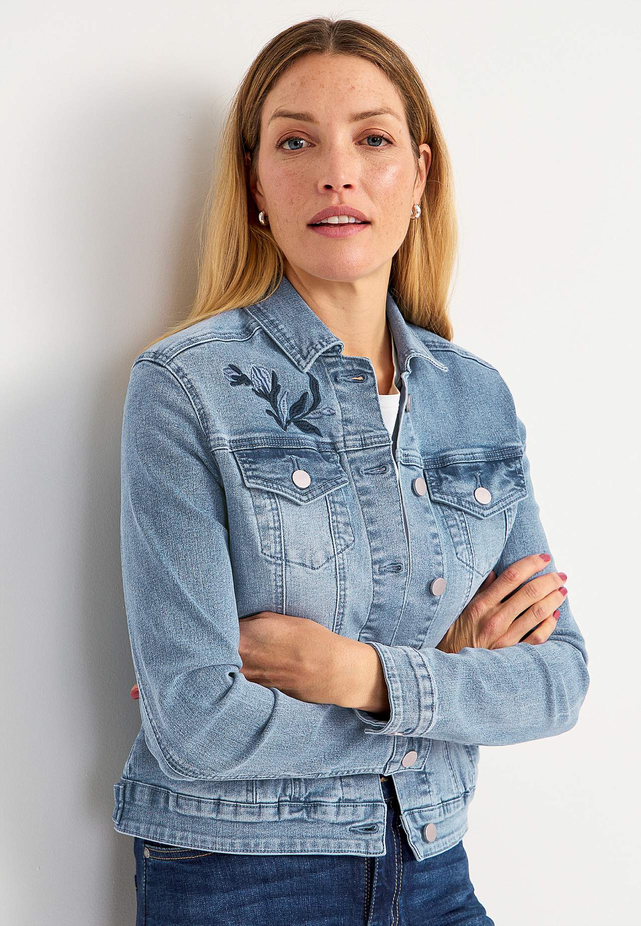Denim jas met borduurwerken