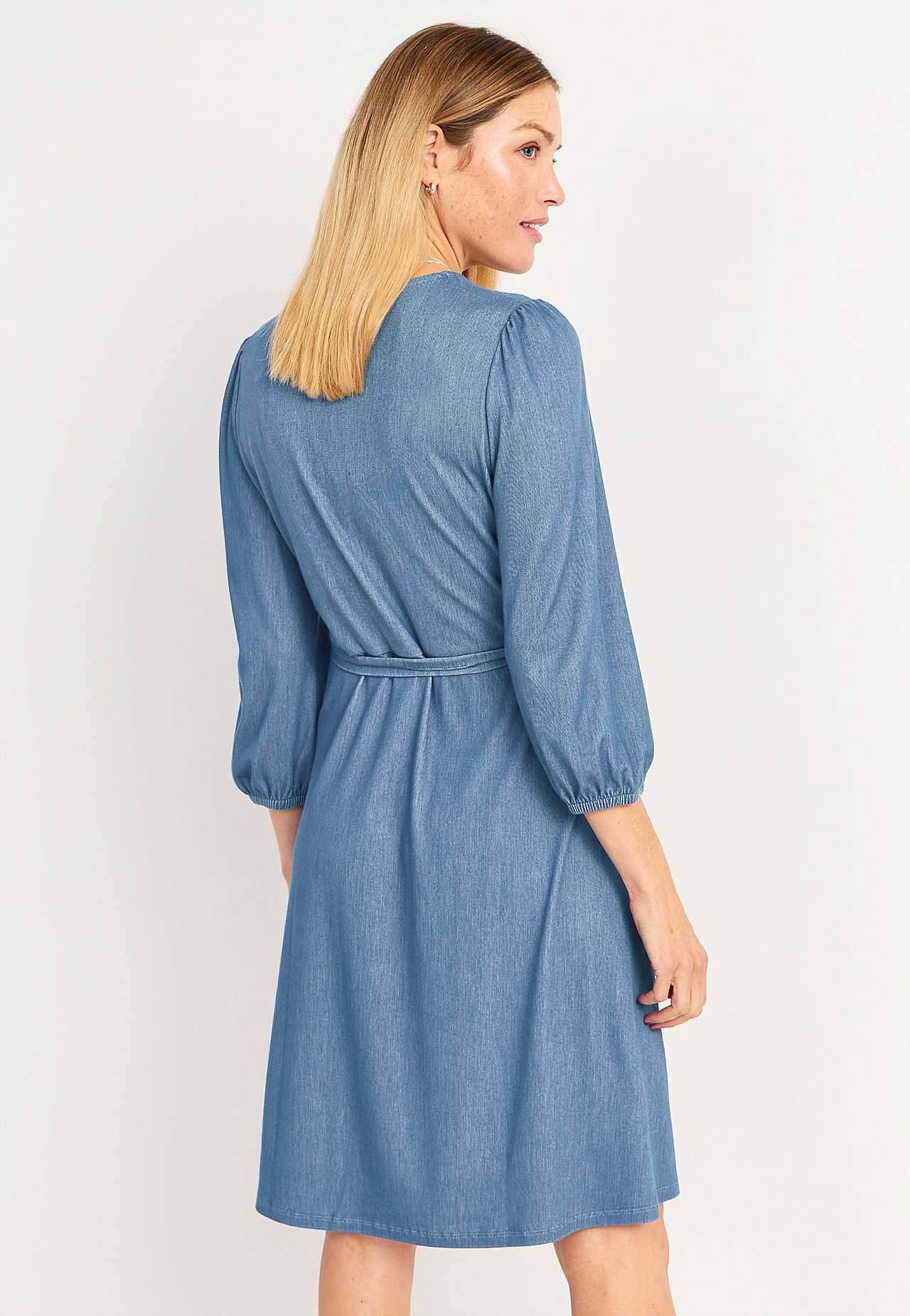 Jurk van denim-jersey met zelfbindende riem