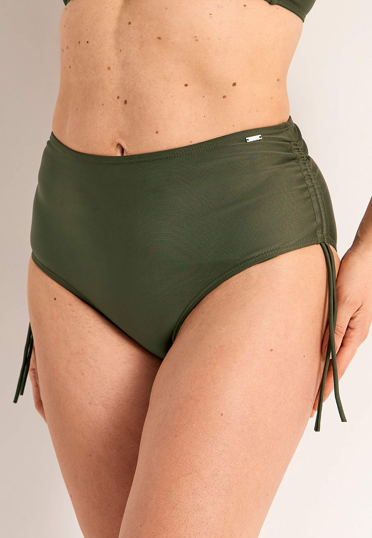 Gerimpeld bikinibroekje met hoge taille