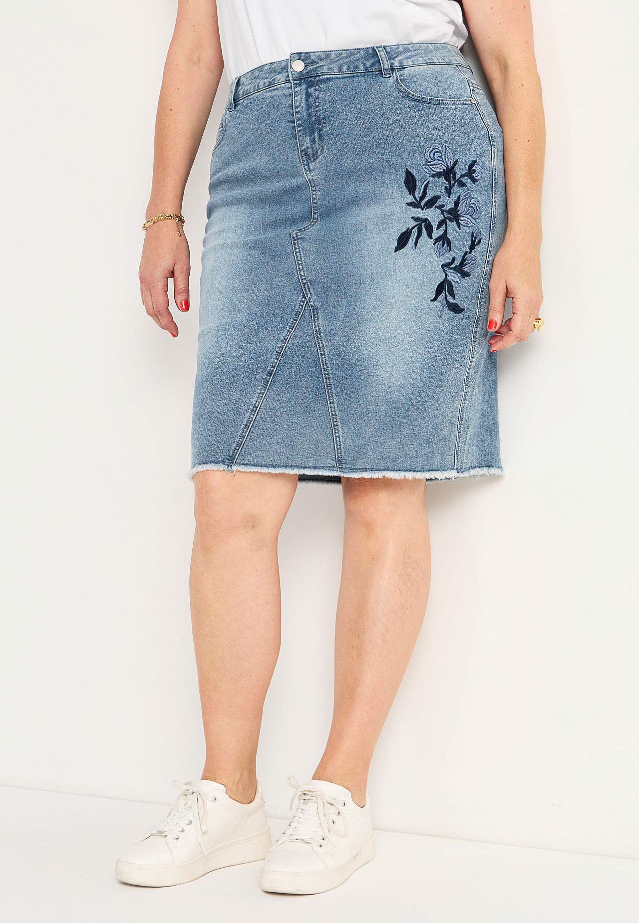 Denim rok met borduurwerken