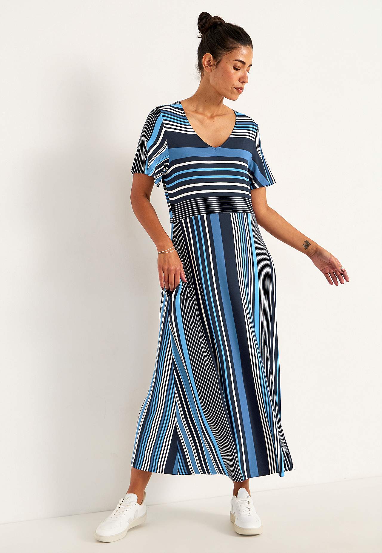 Gestreepte viscose jurk