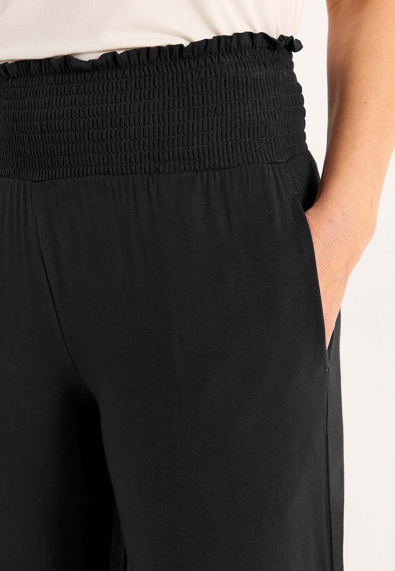 Zachte jersey broek met gesmockte elastische taille Liv
