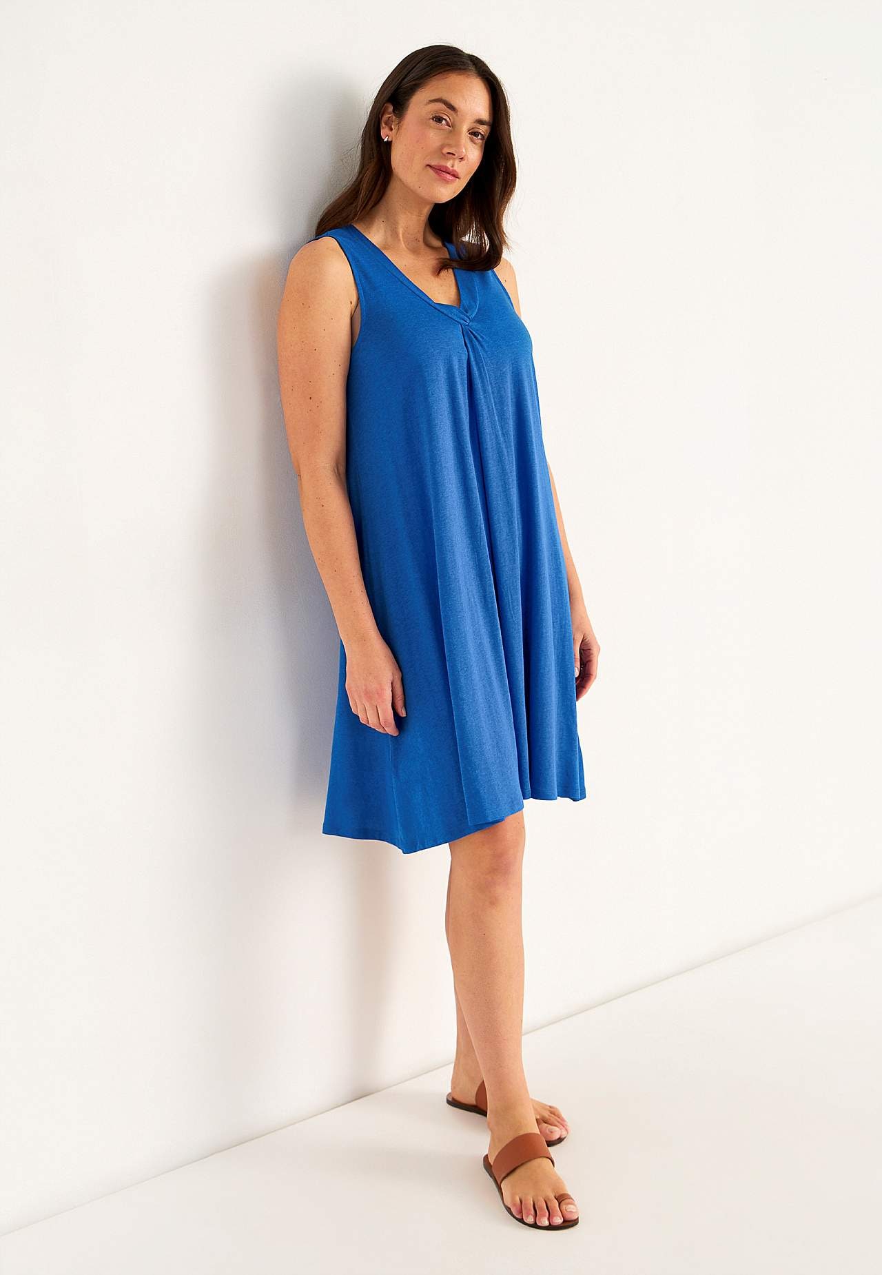 Mouwloze jerseyjurk met een v-hals
