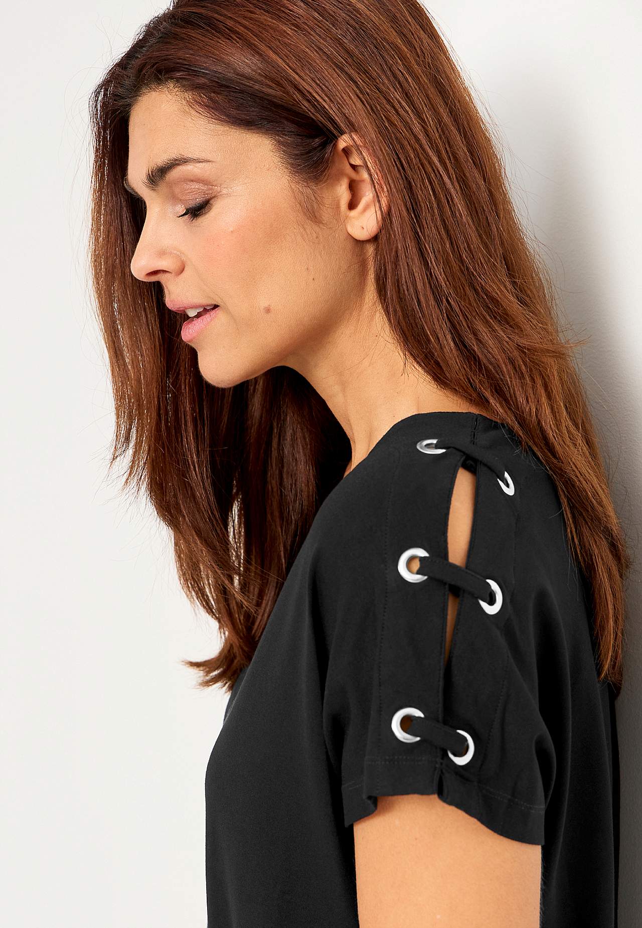 Jersey-topje met decor op de schouder