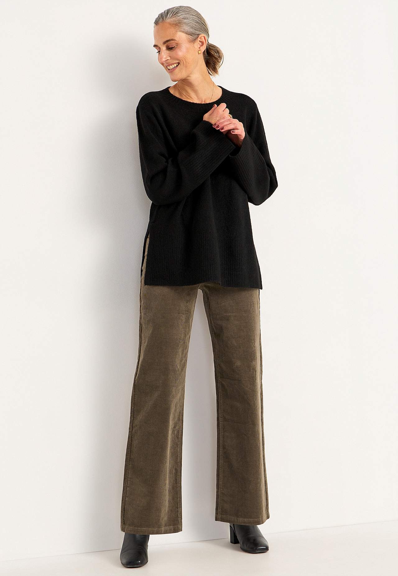 Elastische ribfluwelen broek met wijde benen