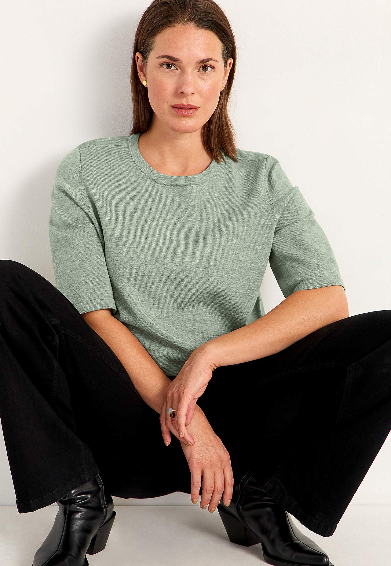 Fijn gebreide sweater met korte mouwen