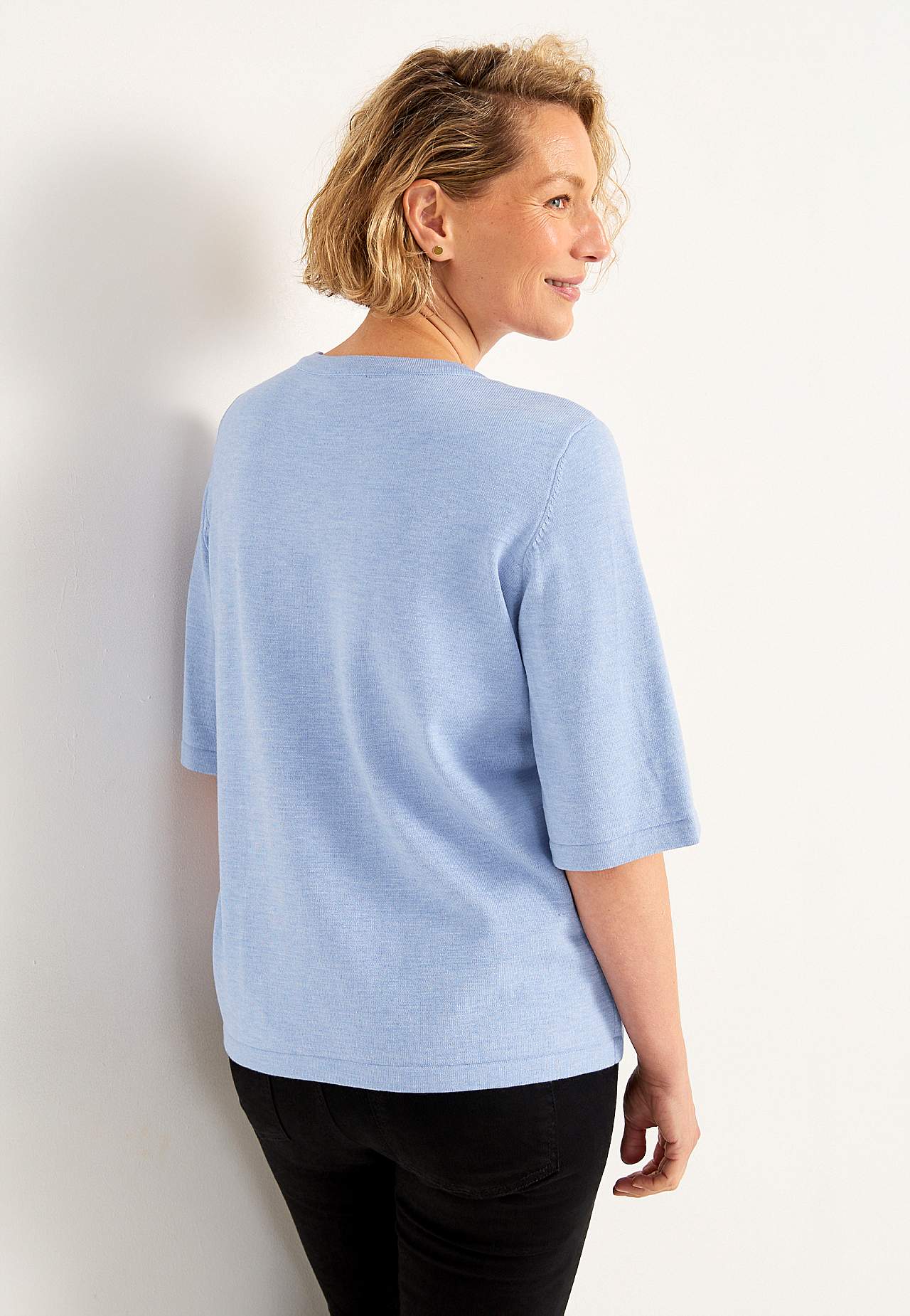 Fijn gebreide sweater met korte mouwen