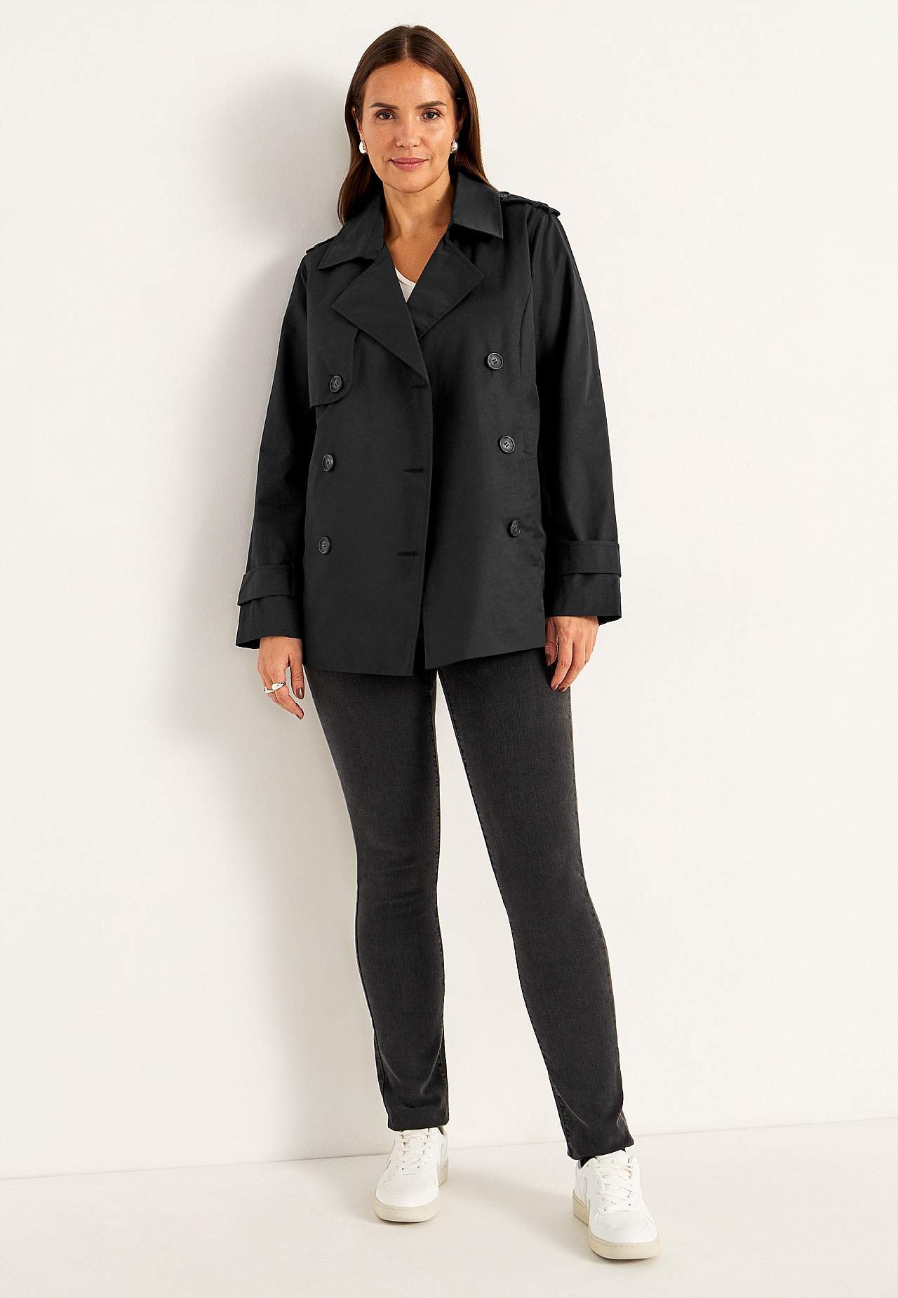 Dubbel-borstige en korte trenchcoat