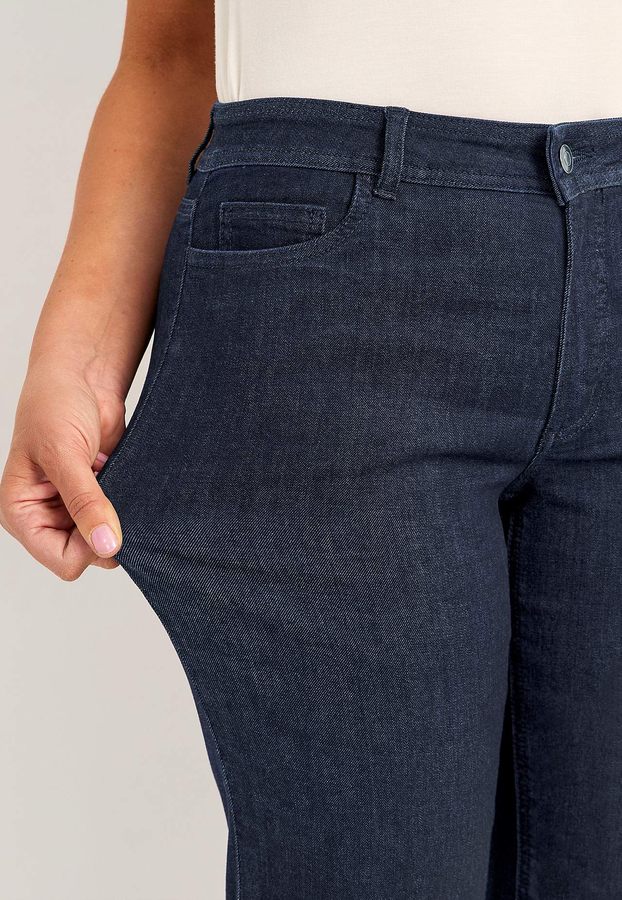 Wijde spijkerbroek van superstretch denim Sara