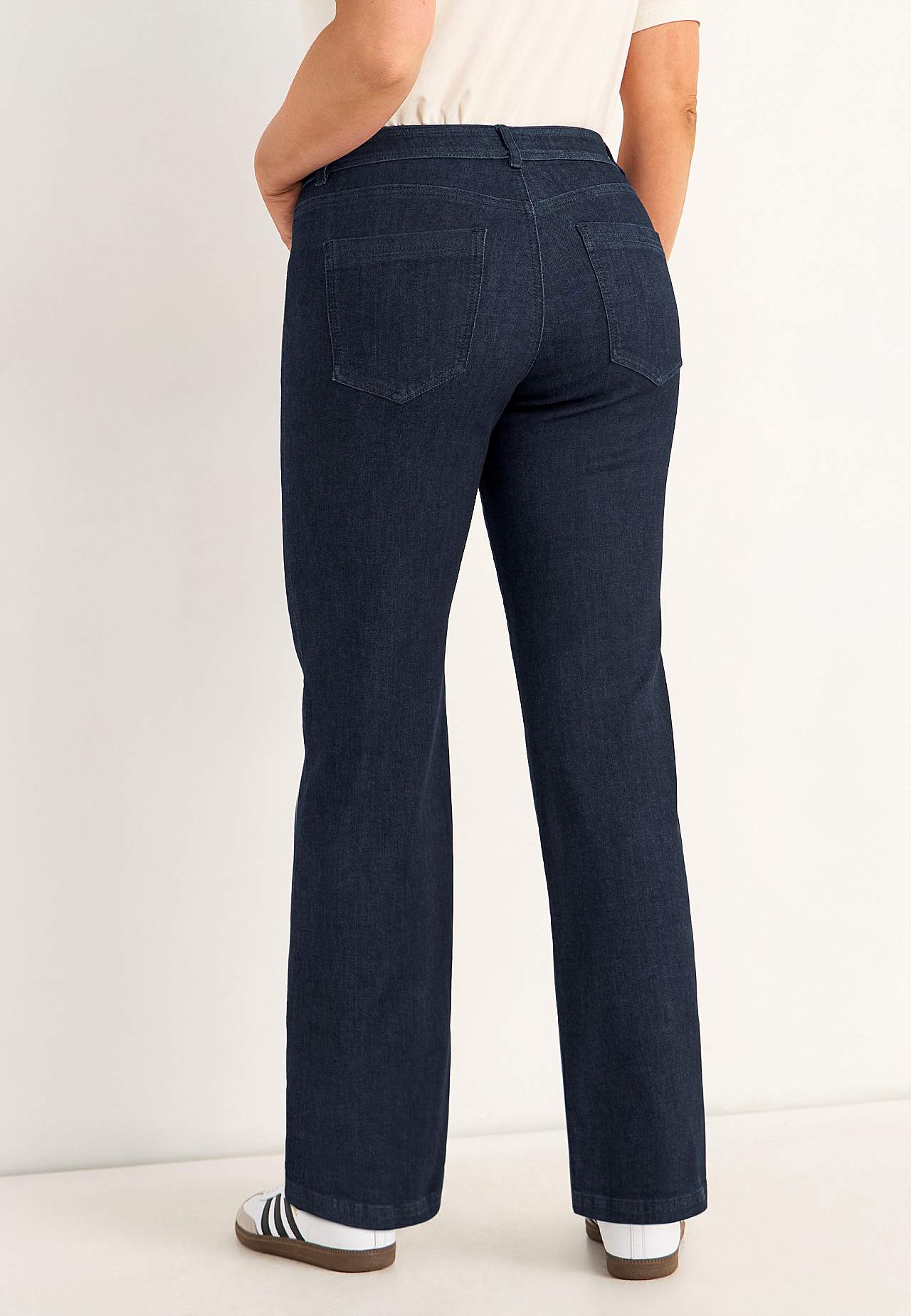 Wijde spijkerbroek van superstretch denim Sara