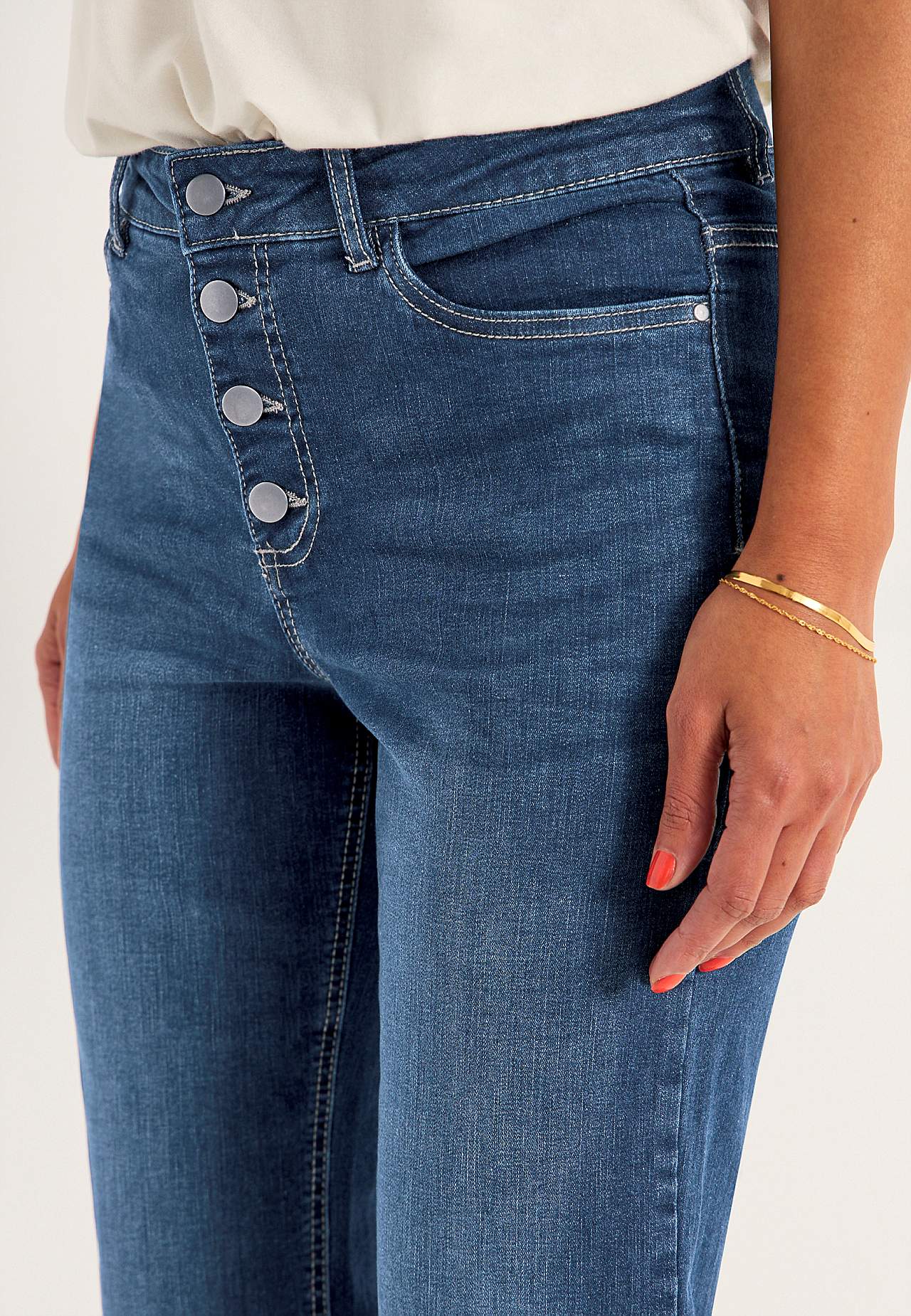 Cropped jeans met knoopsluiting