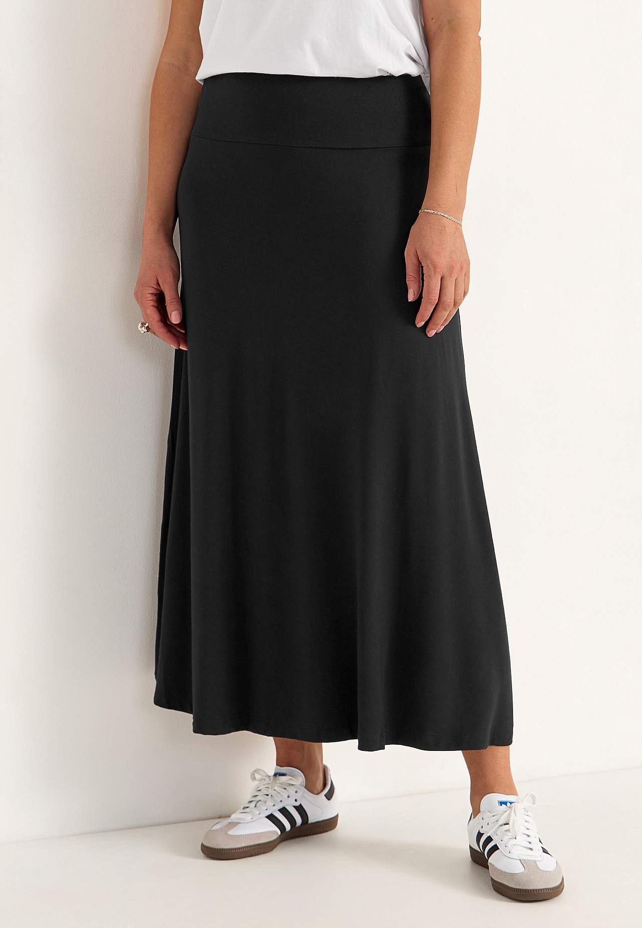 Lange en flared jersey rok