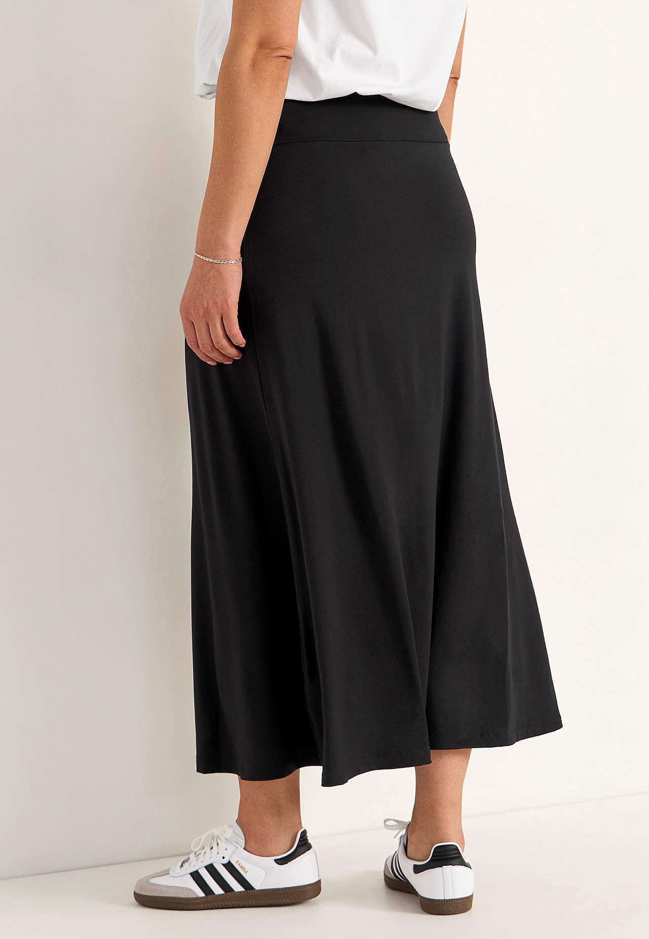 Lange en flared jersey rok