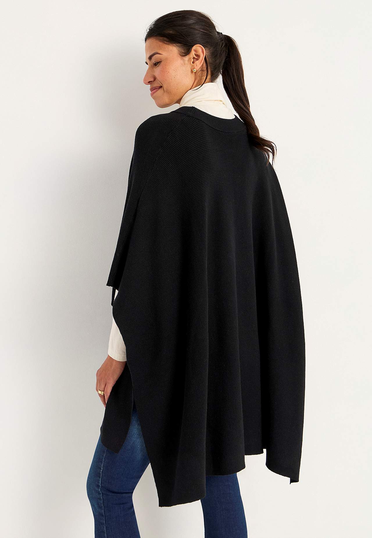Fijn gebreide poncho