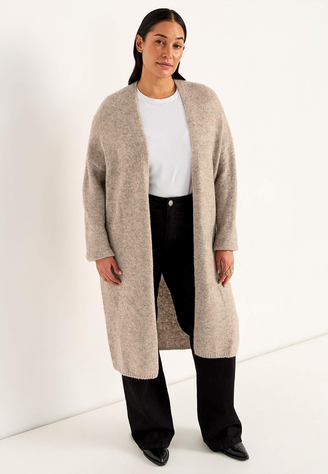 Gebreide en lange cardigan