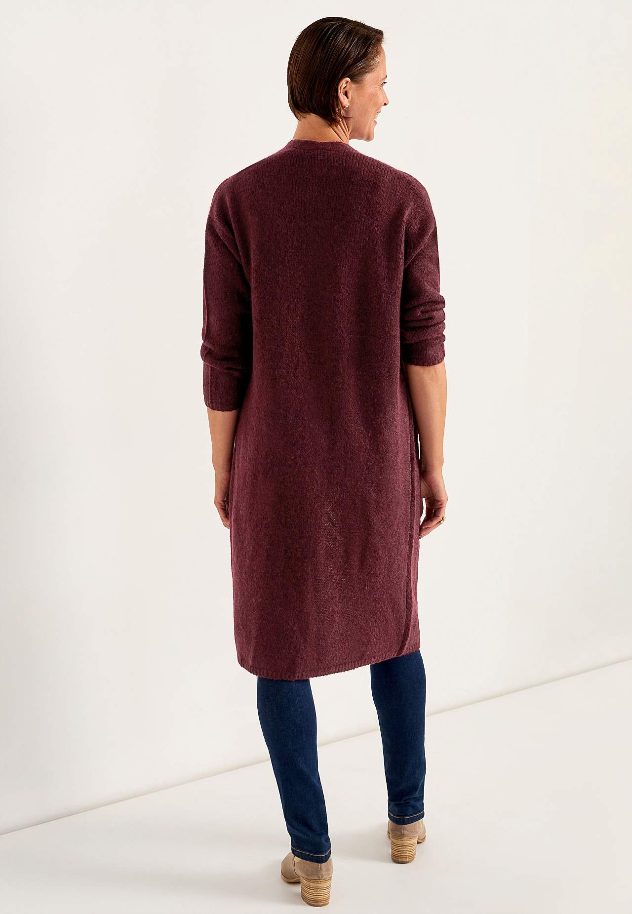 Gebreide en lange cardigan