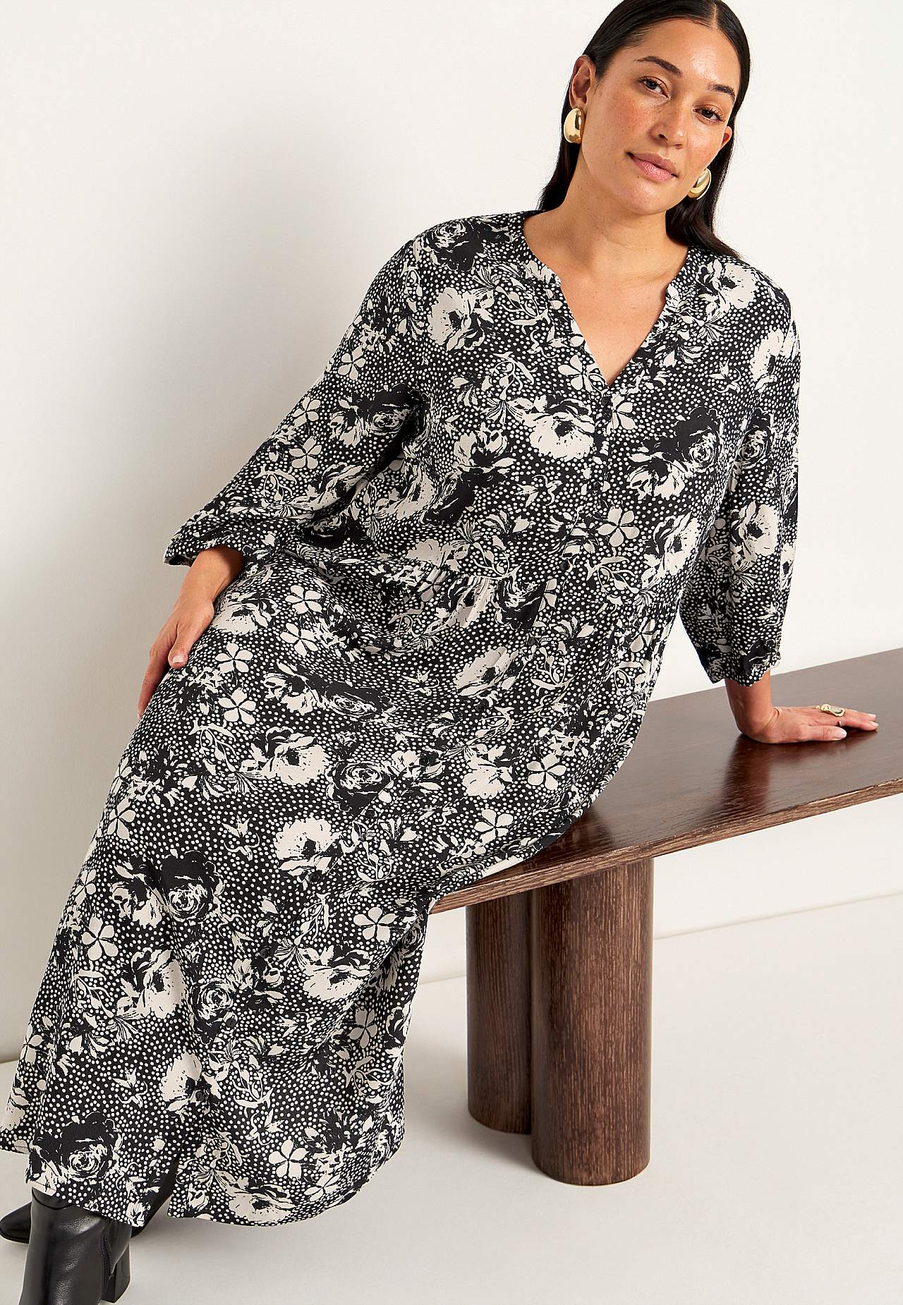 Jurk van viscose met een bloemenpatroon