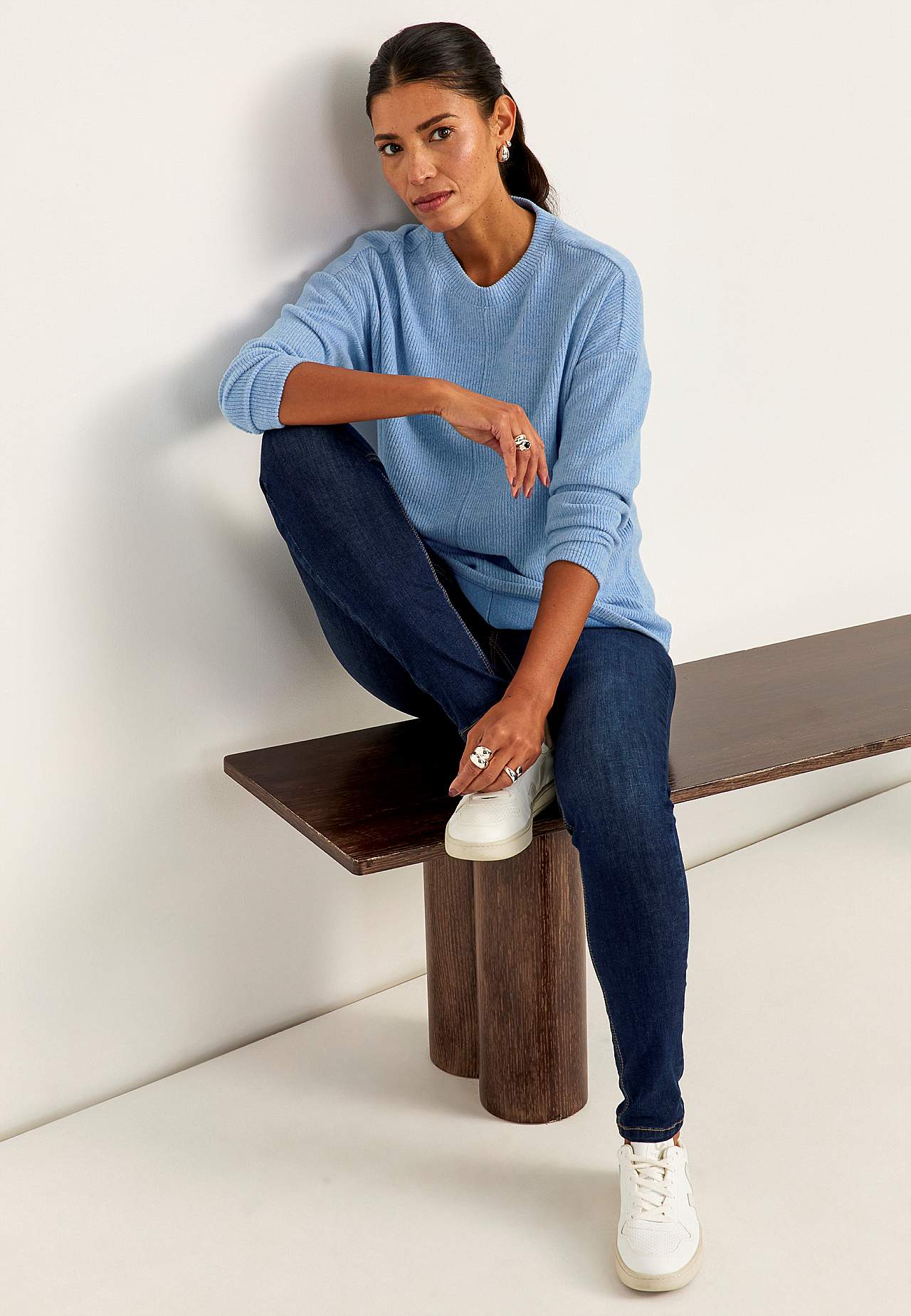 Super zachte trui met decoratieve middennaad Beata